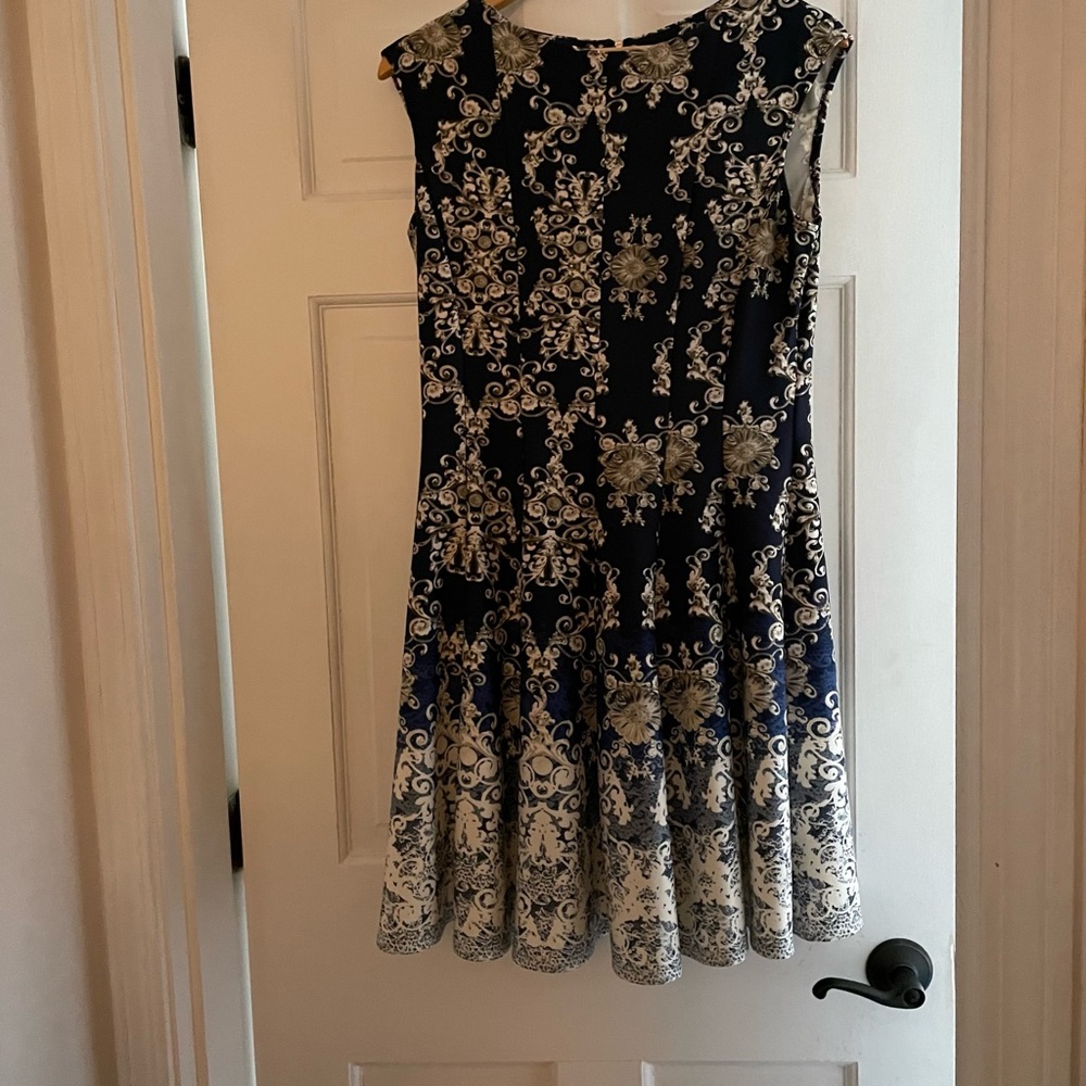 Ladies beautiful sleeveless dress